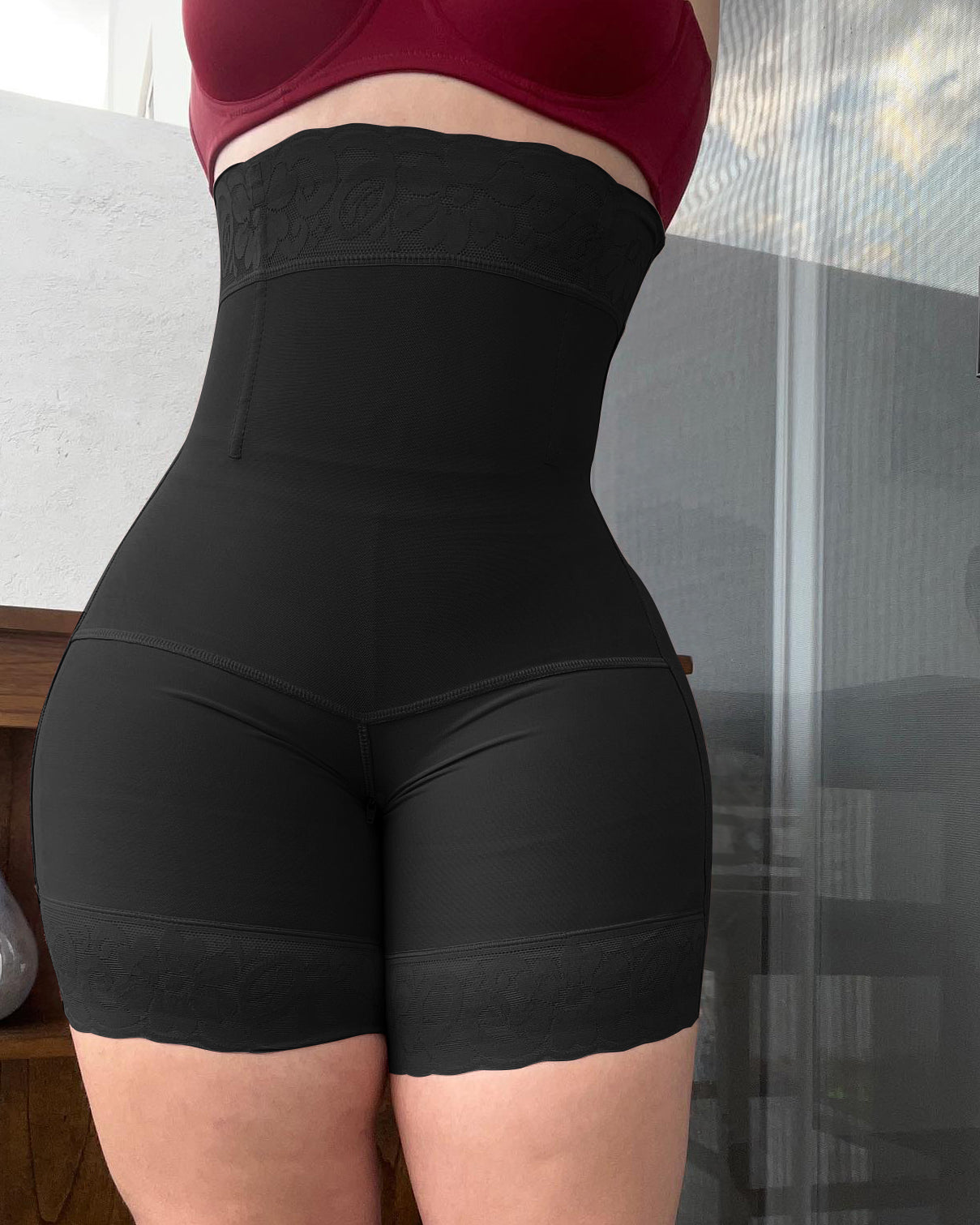 Women's seamless high-waisted butt-lifting body shaping shorts